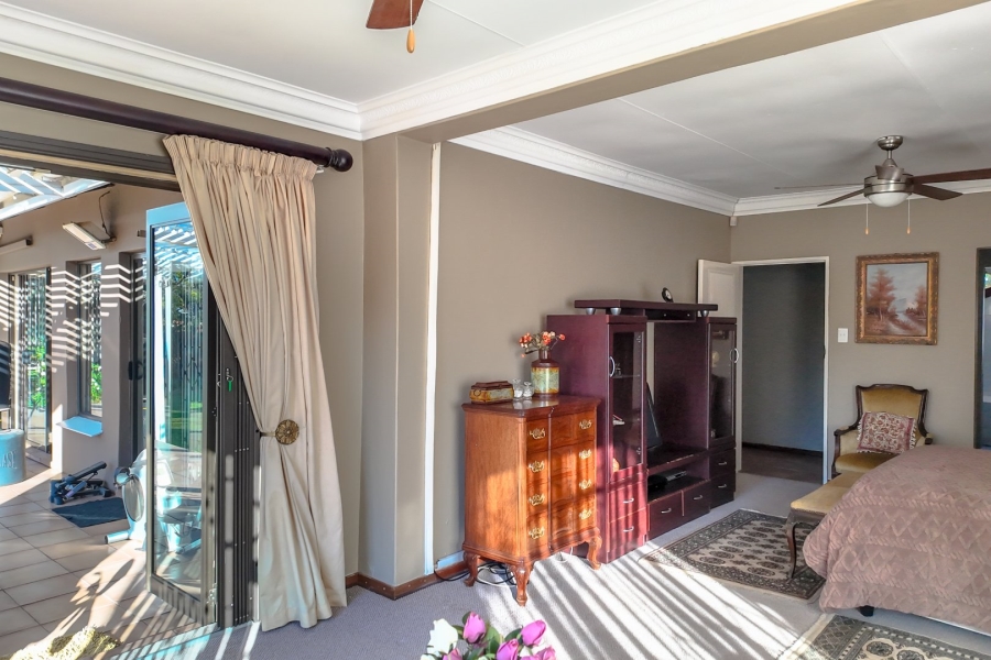 6 Bedroom Property for Sale in Heuwelsig Free State